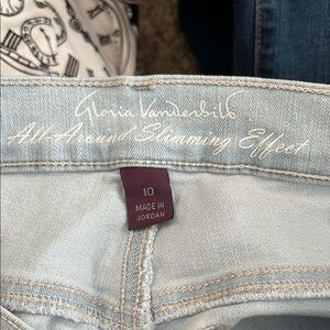 Gloria Vanderbilt Women's Light Blue Jeans waist